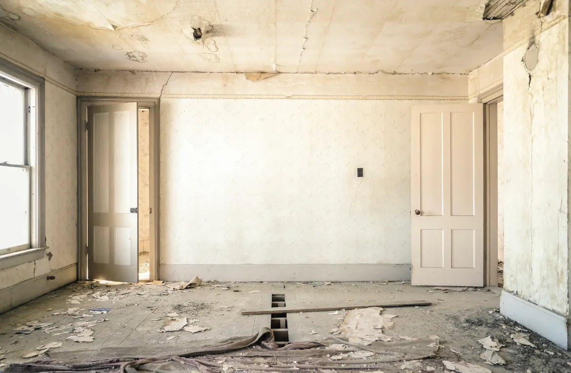 Waste disposal crew managing a cleanout project in Richland Center